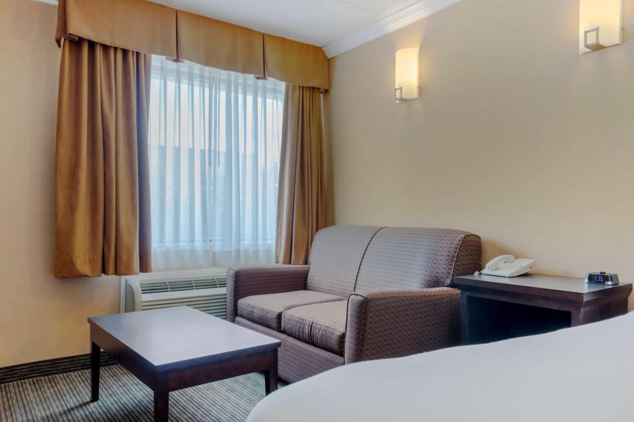 Best Western Plus Dryden Hotel And Conference Centre Exteriör bild
